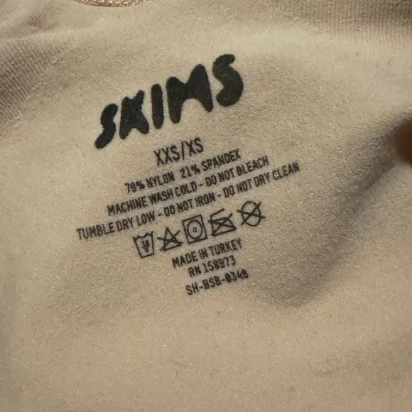 👸🏻 NWOT! SKIMS Seamless Sculpt Brief Bodysuit