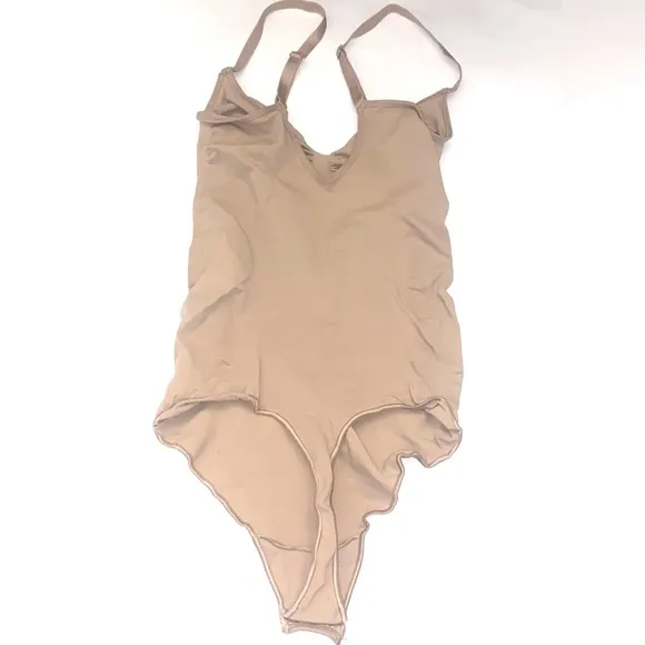 (B10) NEW SKIMS Shapewear Thong Bodysuit, Mica, Size 4X, NWOT