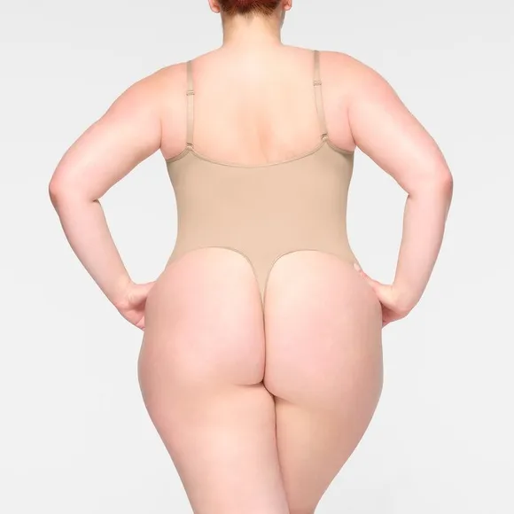 (B10) NEW SKIMS Shapewear Thong Bodysuit, Mica, Size 4X, NWOT