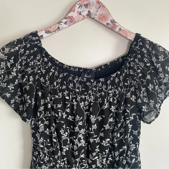 BARDOT Daria Off the Shoulder Minidress Small S Black Floral Ruffle Size 6