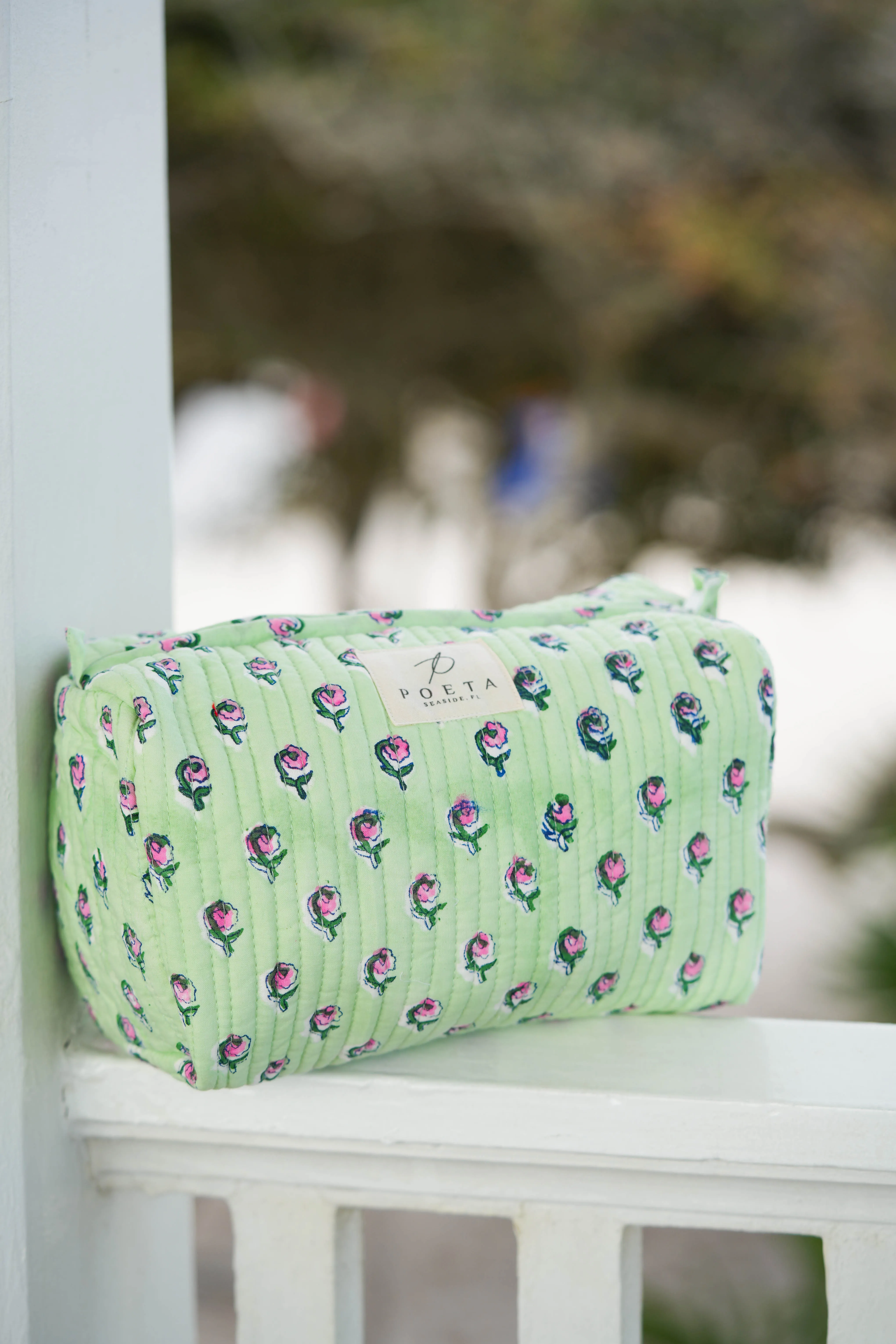 Green Daisy Cosmetic Bag