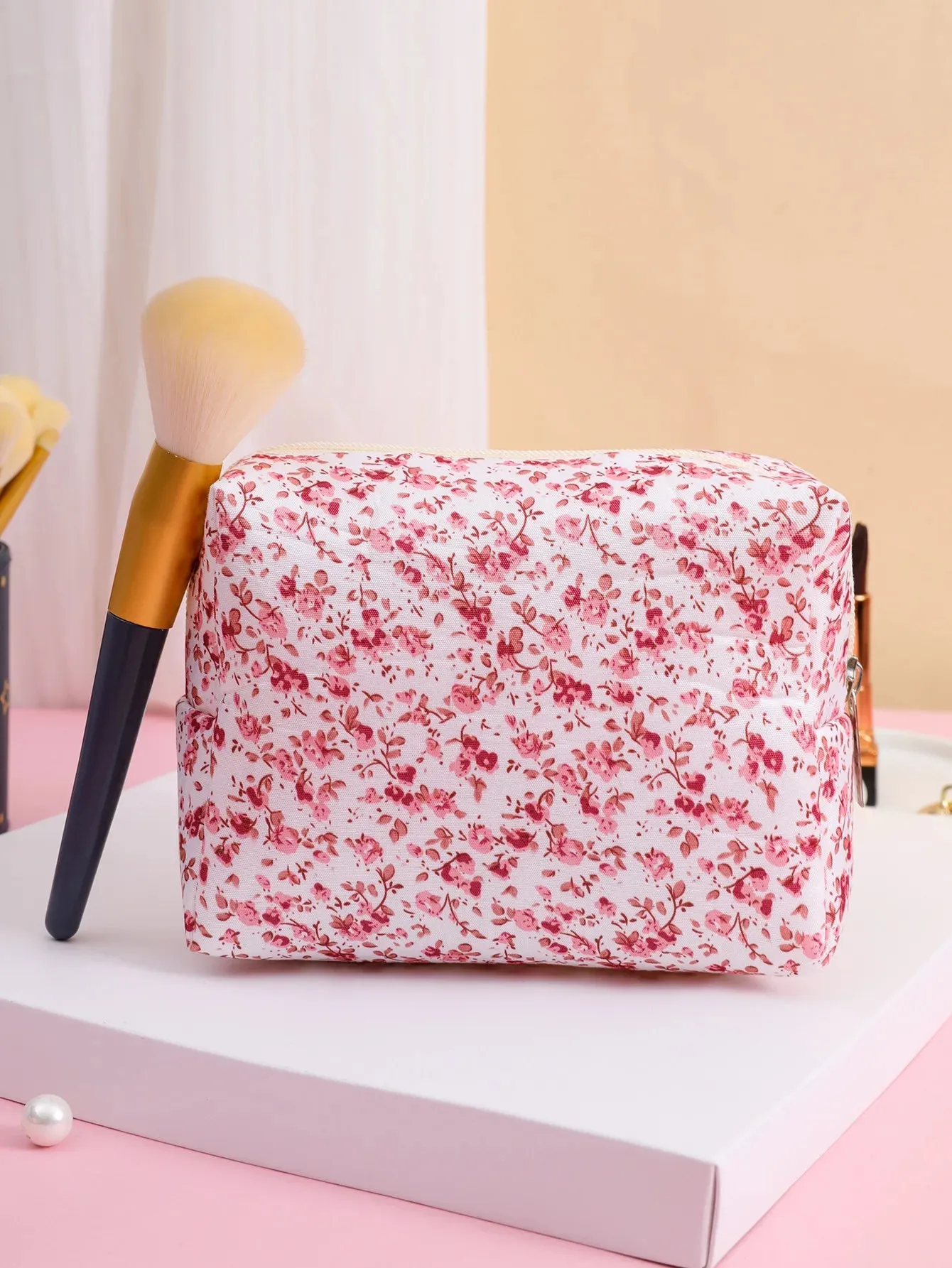 Kawaii Floral Makeup Organizer 🌸✨ Cute Travel Case for Cosmetics & Brushes 👜💖