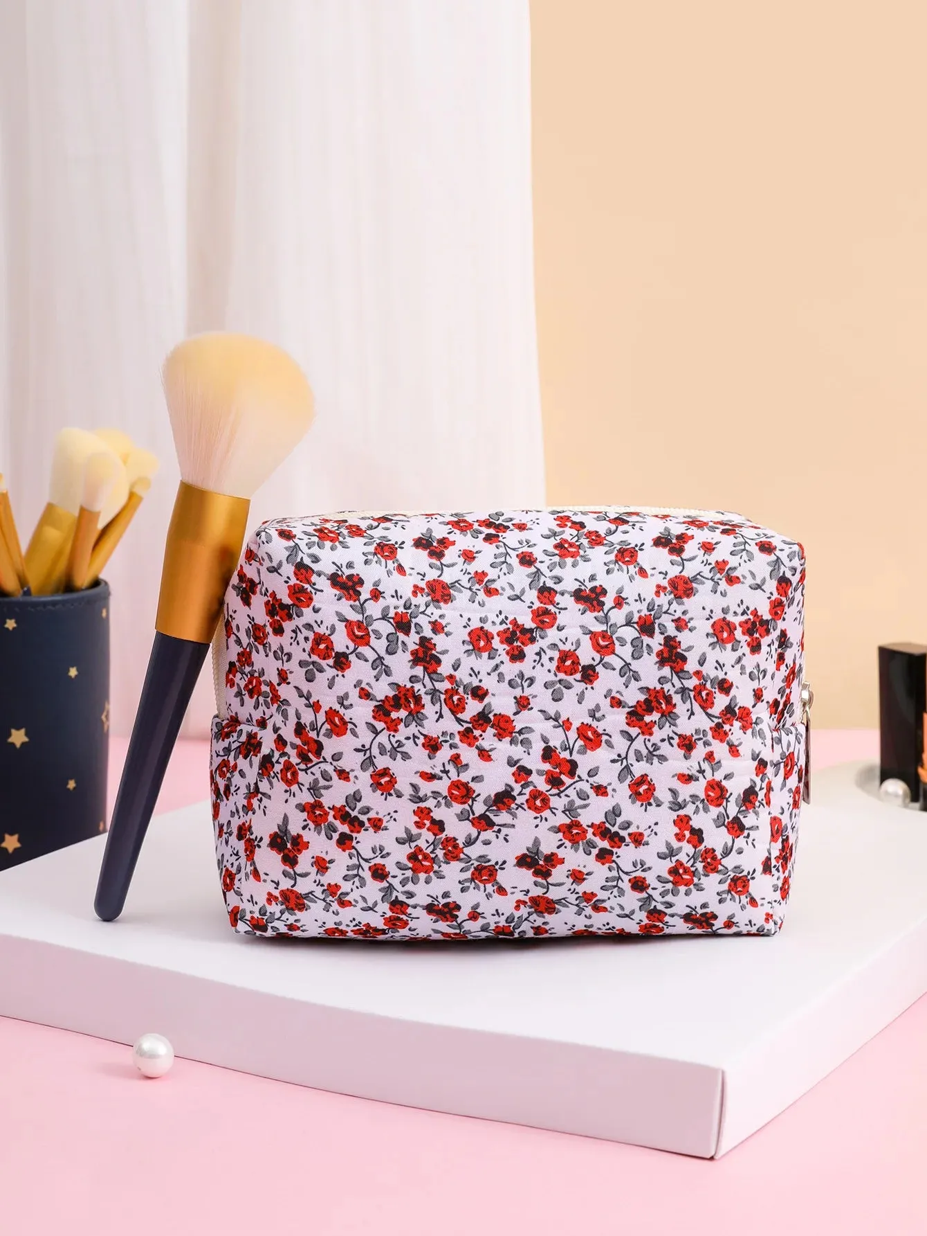 Kawaii Floral Makeup Organizer 🌸✨ Cute Travel Case for Cosmetics & Brushes 👜💖