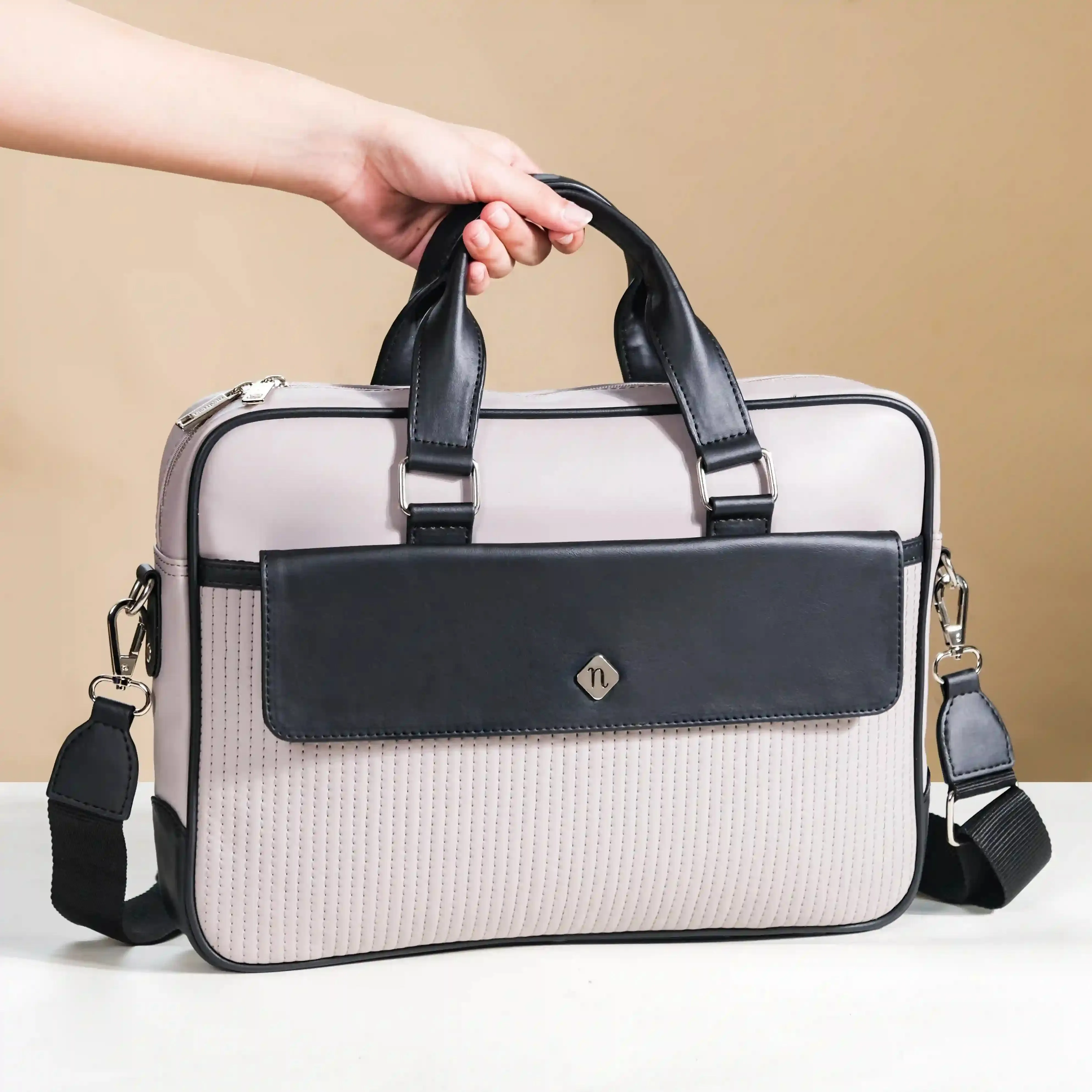 La Fusion Laptop Bag for Men and Women 14" x 10"