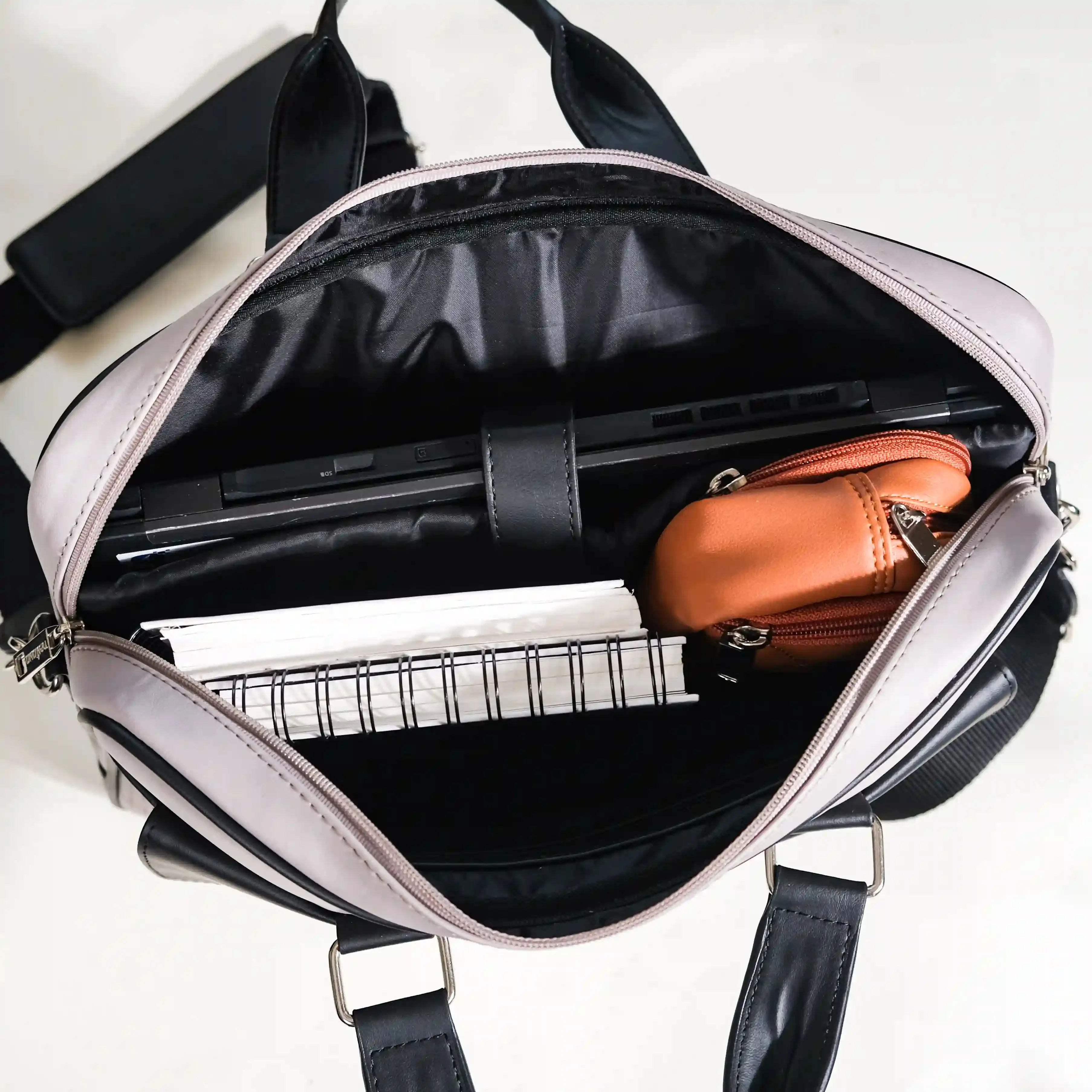 La Fusion Laptop Bag for Men and Women 14" x 10"