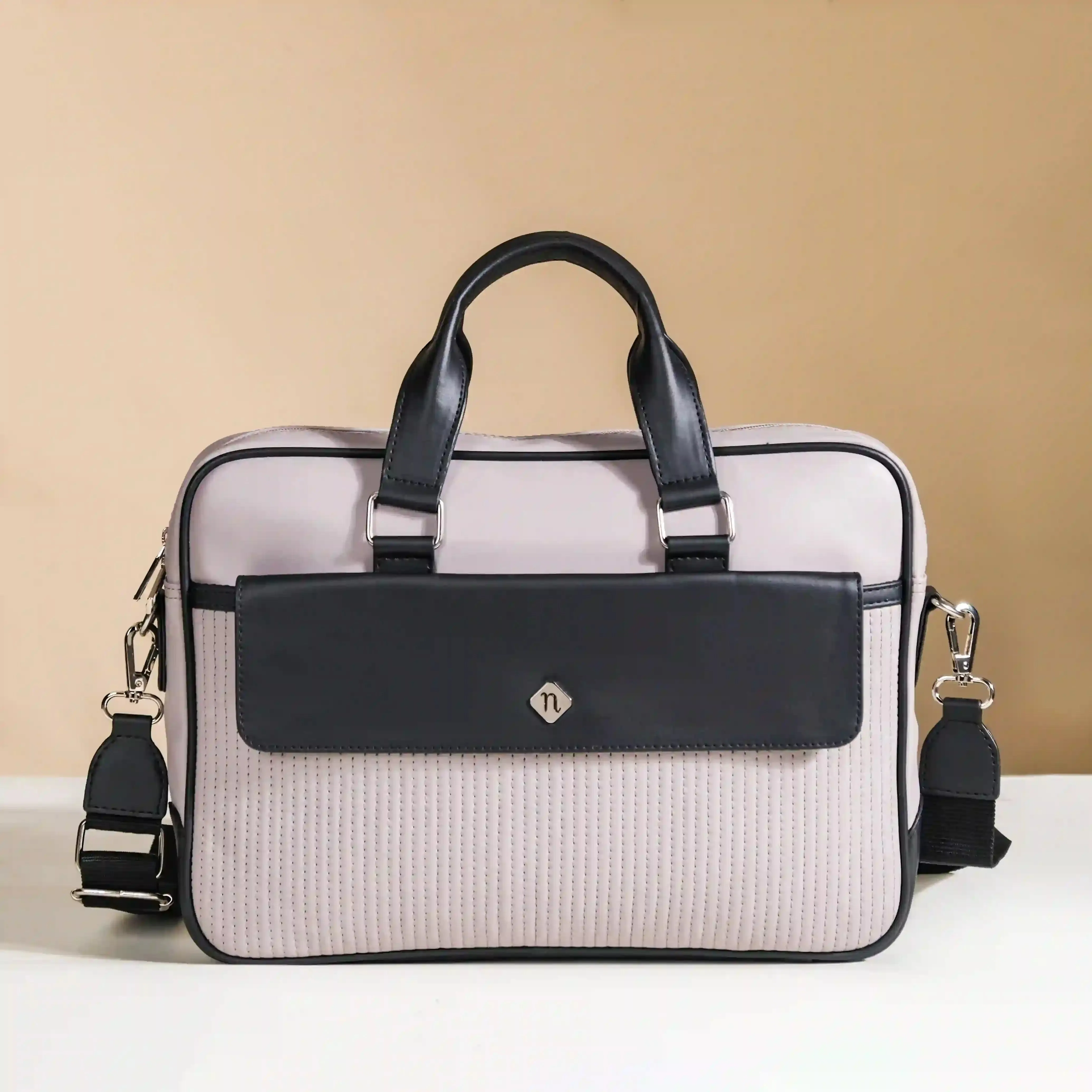 La Fusion Laptop Bag for Men and Women 14" x 10"