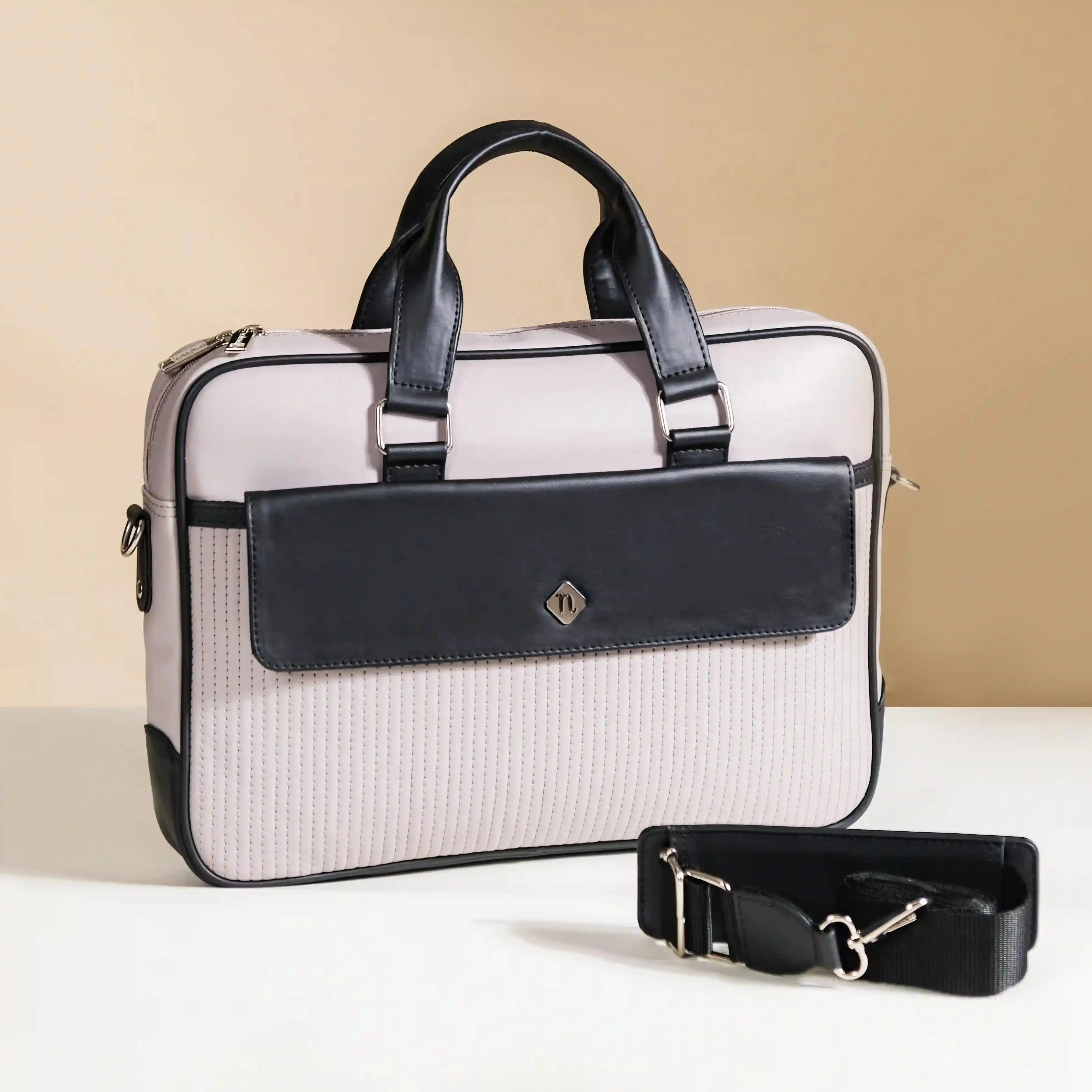 La Fusion Laptop Bag for Men and Women 14" x 10"