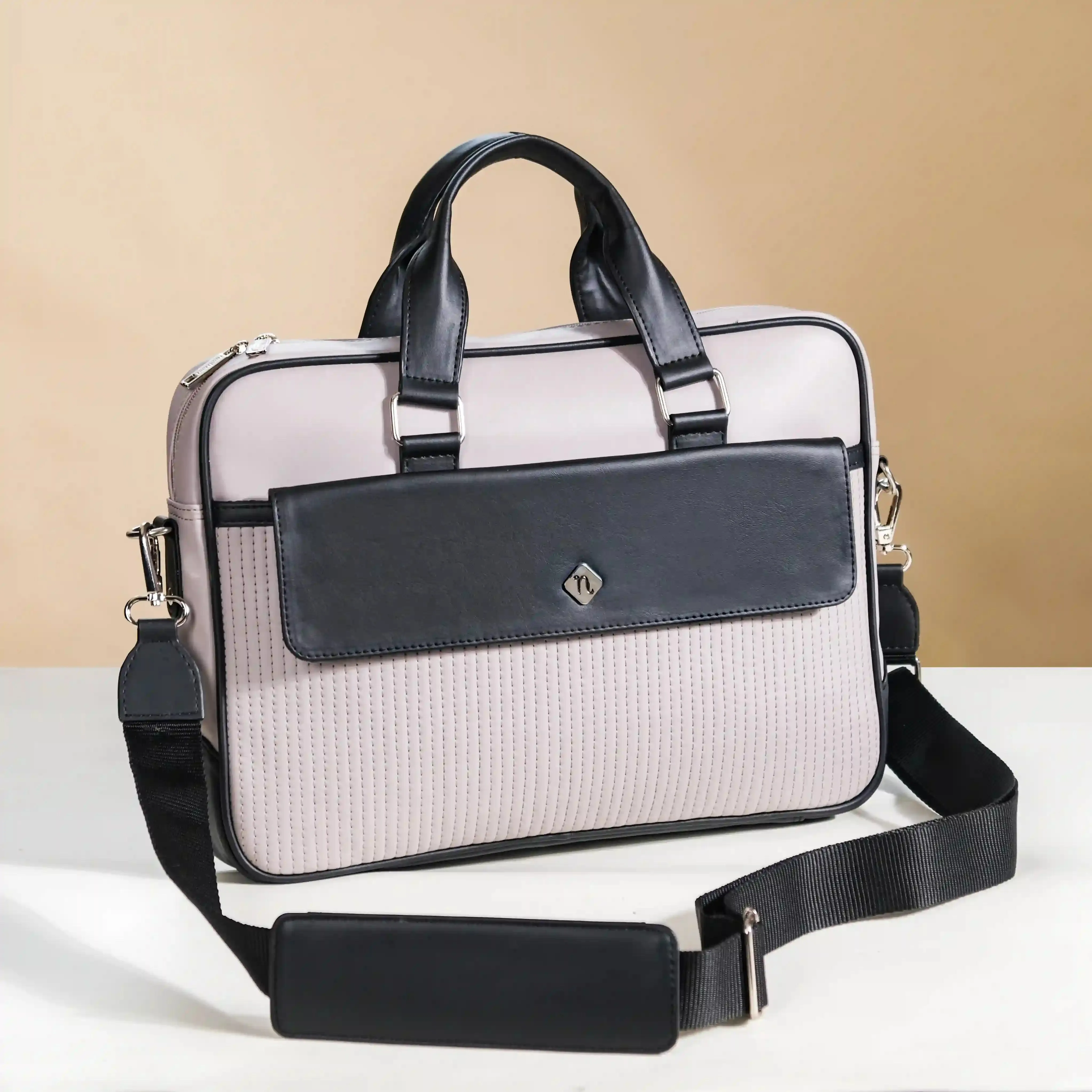 La Fusion Laptop Bag for Men and Women 14" x 10"