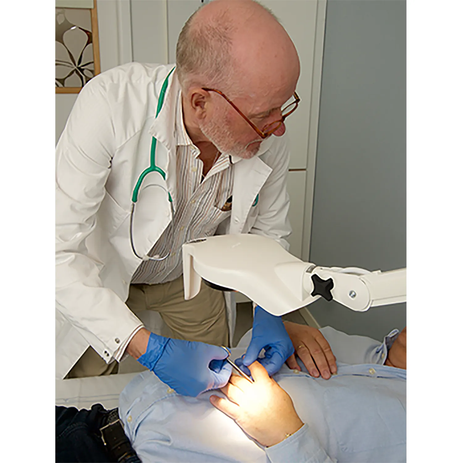 Luxo Generation II LHH Examination Light | Wall with Colour Control Temperature