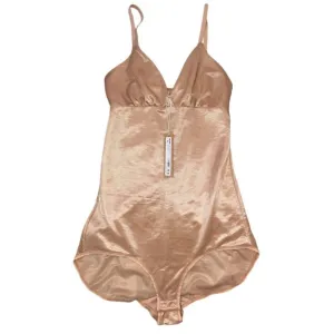 NWT SKIMS Barely There Shape-wear Bodysuit Brief w/ snaps in Clay