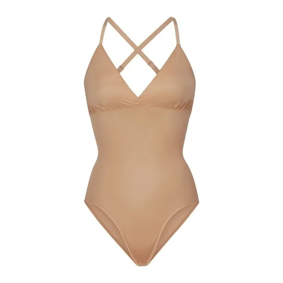 NWT SKIMS Barely There Shape-wear Bodysuit Brief w/ snaps in Clay