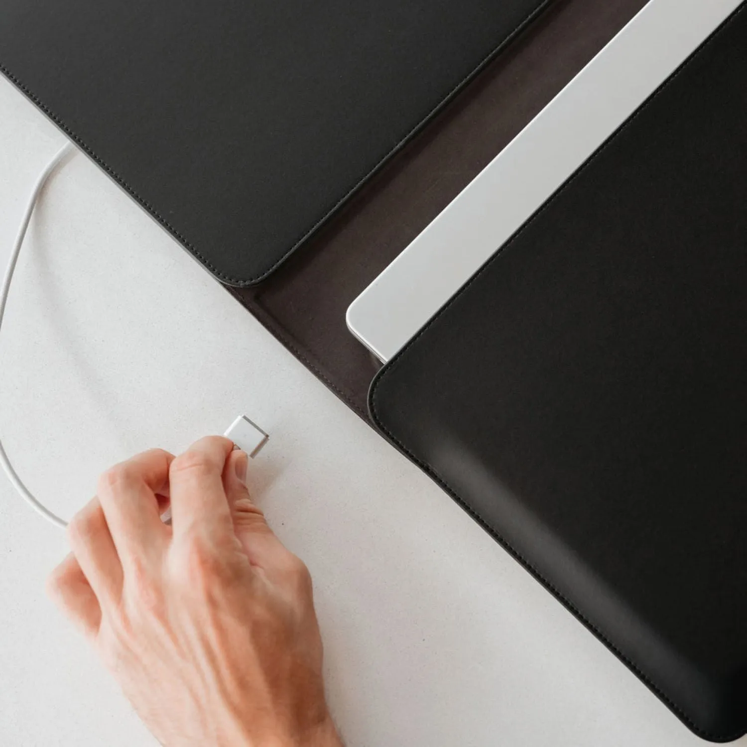 Orbitkey Hybrid Laptop Sleeve 16"
