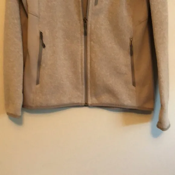 PATAGONIA Women’s Jacket, Grey, zippered, size medium