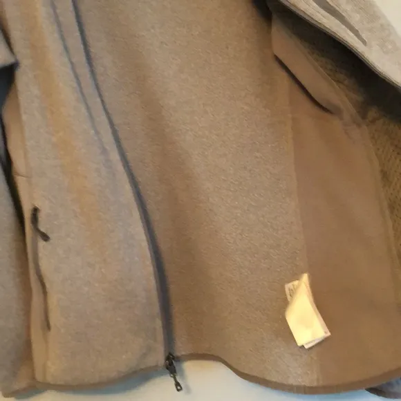 PATAGONIA Women’s Jacket, Grey, zippered, size medium