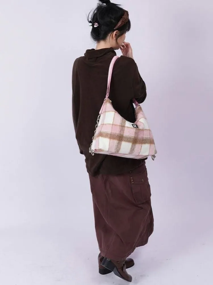 practical large-capacity school bag