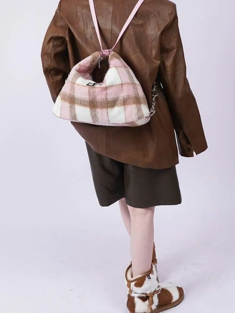 practical large-capacity school bag