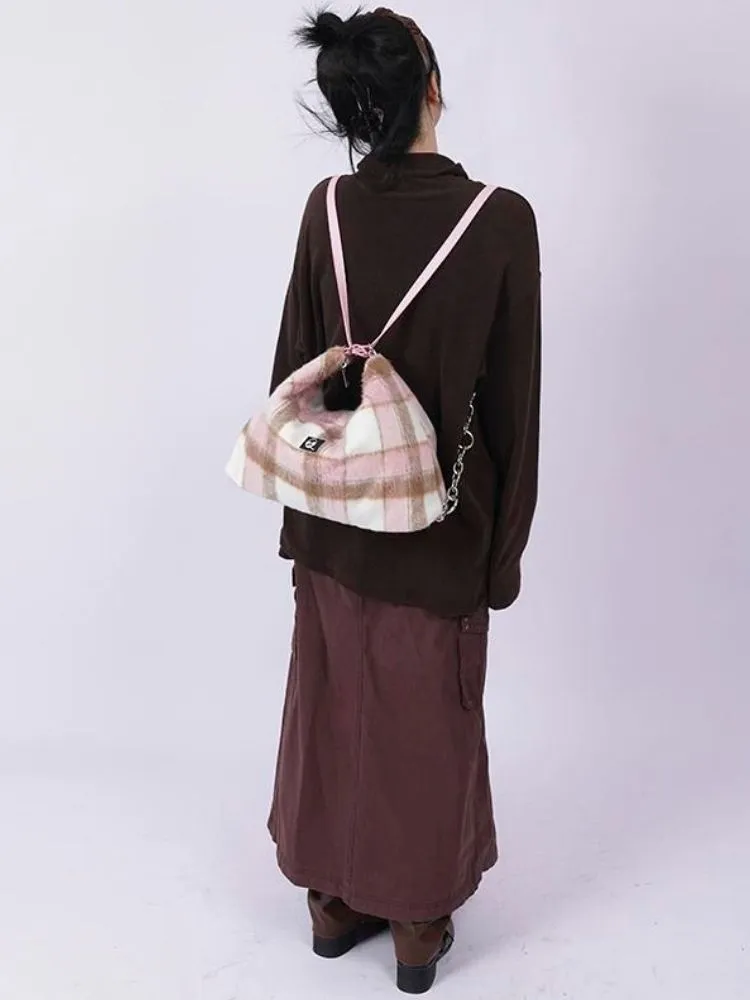 practical large-capacity school bag