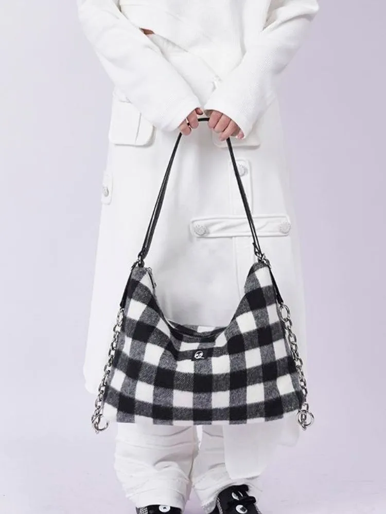 practical large-capacity school bag