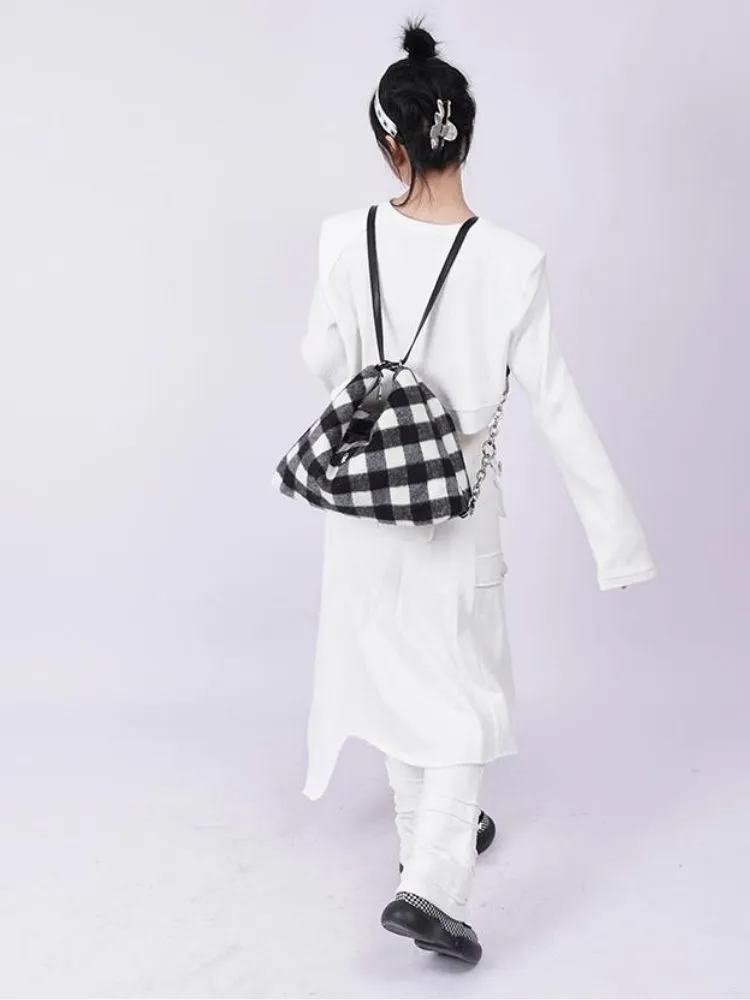 practical large-capacity school bag