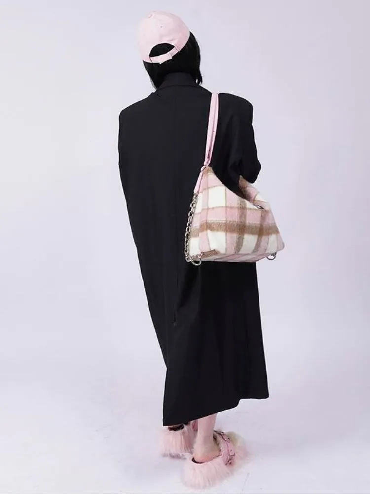 practical large-capacity school bag