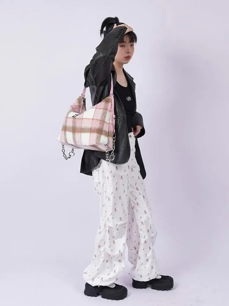 practical large-capacity school bag