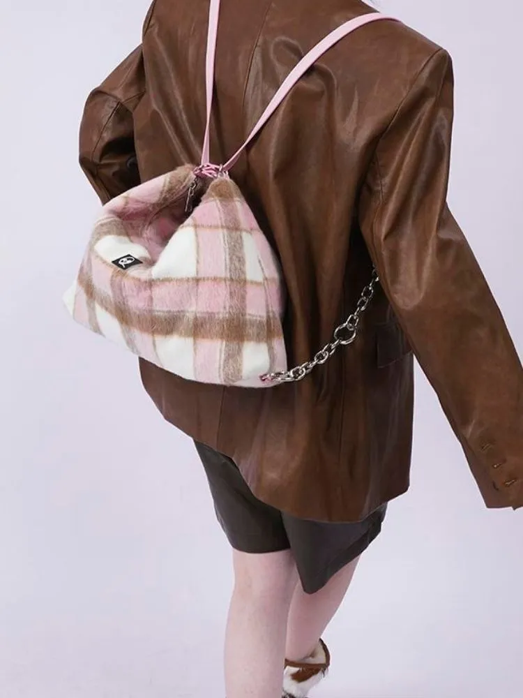 practical large-capacity school bag