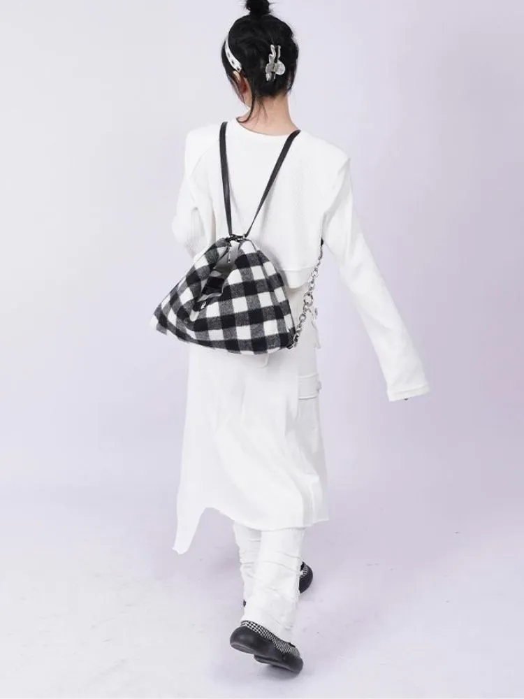 practical large-capacity school bag