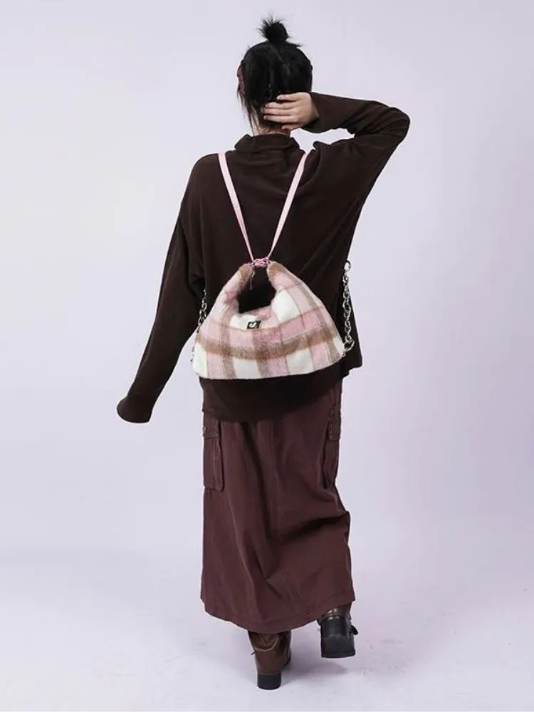 practical large-capacity school bag