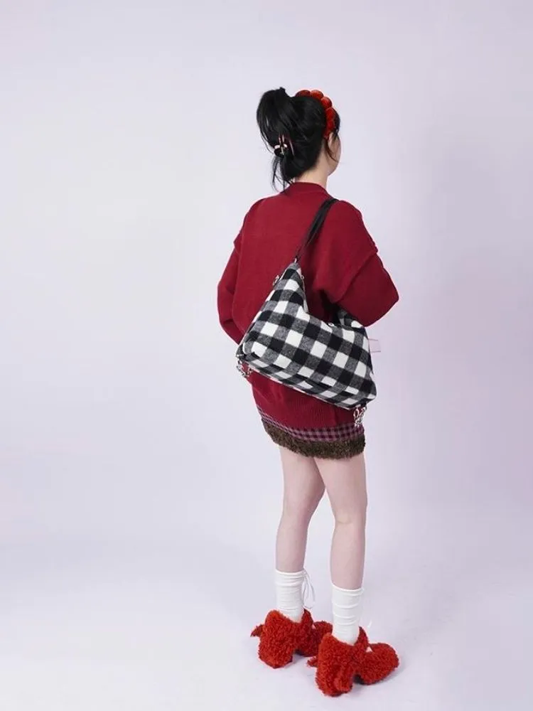 practical large-capacity school bag