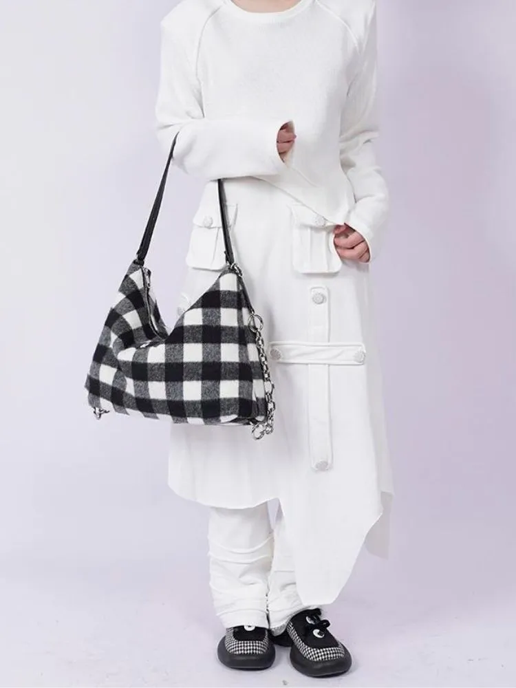 practical large-capacity school bag