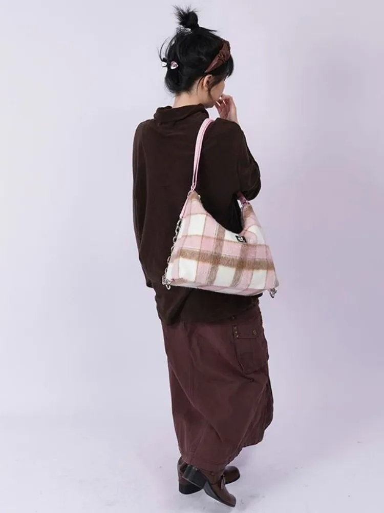 practical large-capacity school bag