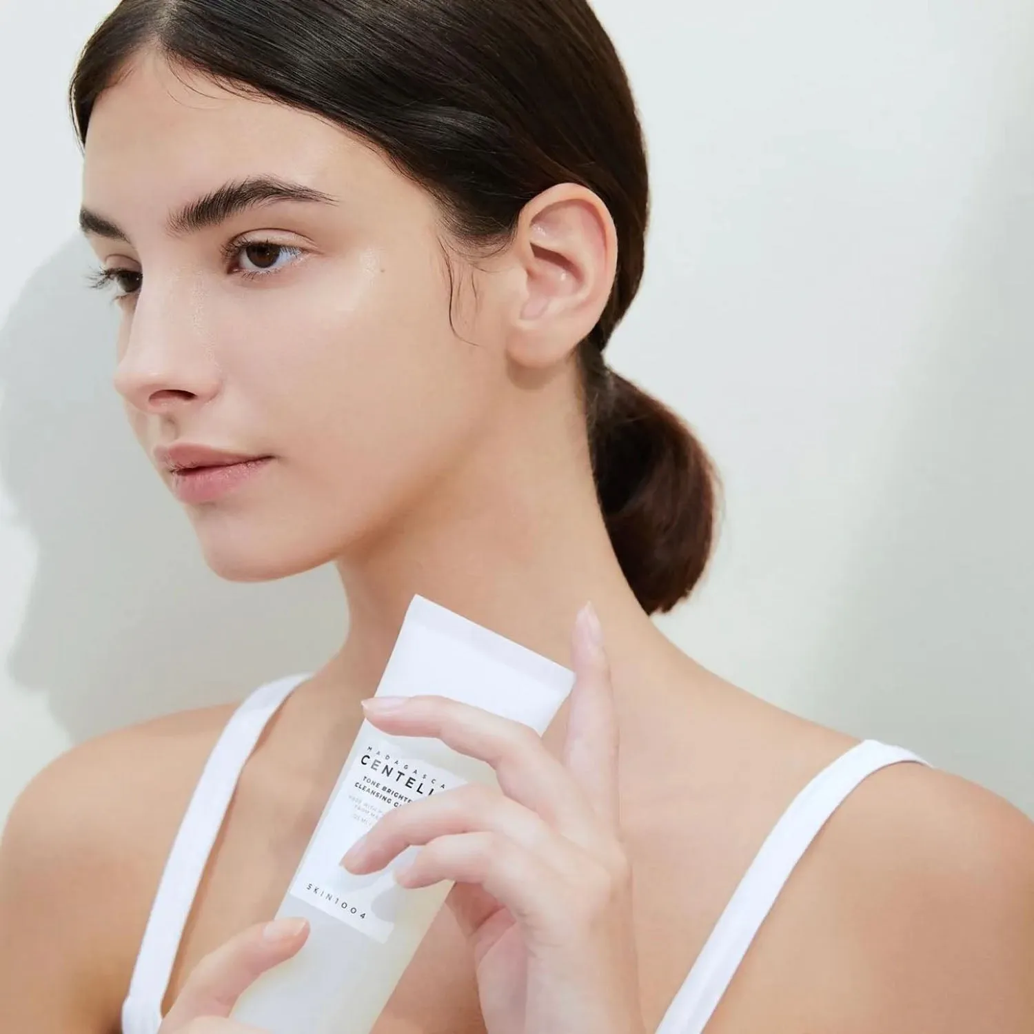 Sữa Rửa Mặt Skin1004 Centella Dưỡng Sáng Da 125ml