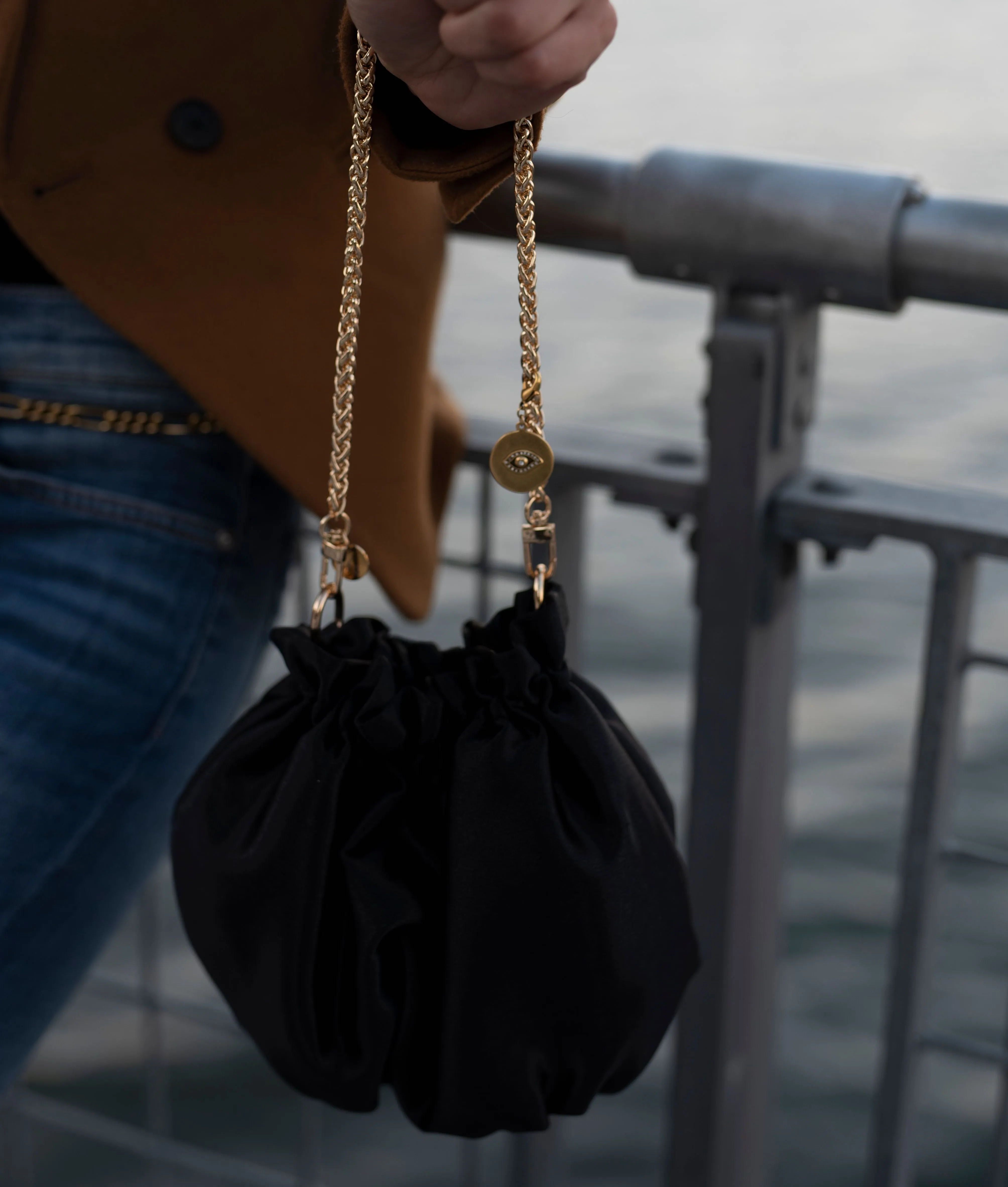 SEQUIN x PRETTY CONNECTED Charm & Necklace to Mask Chain Set