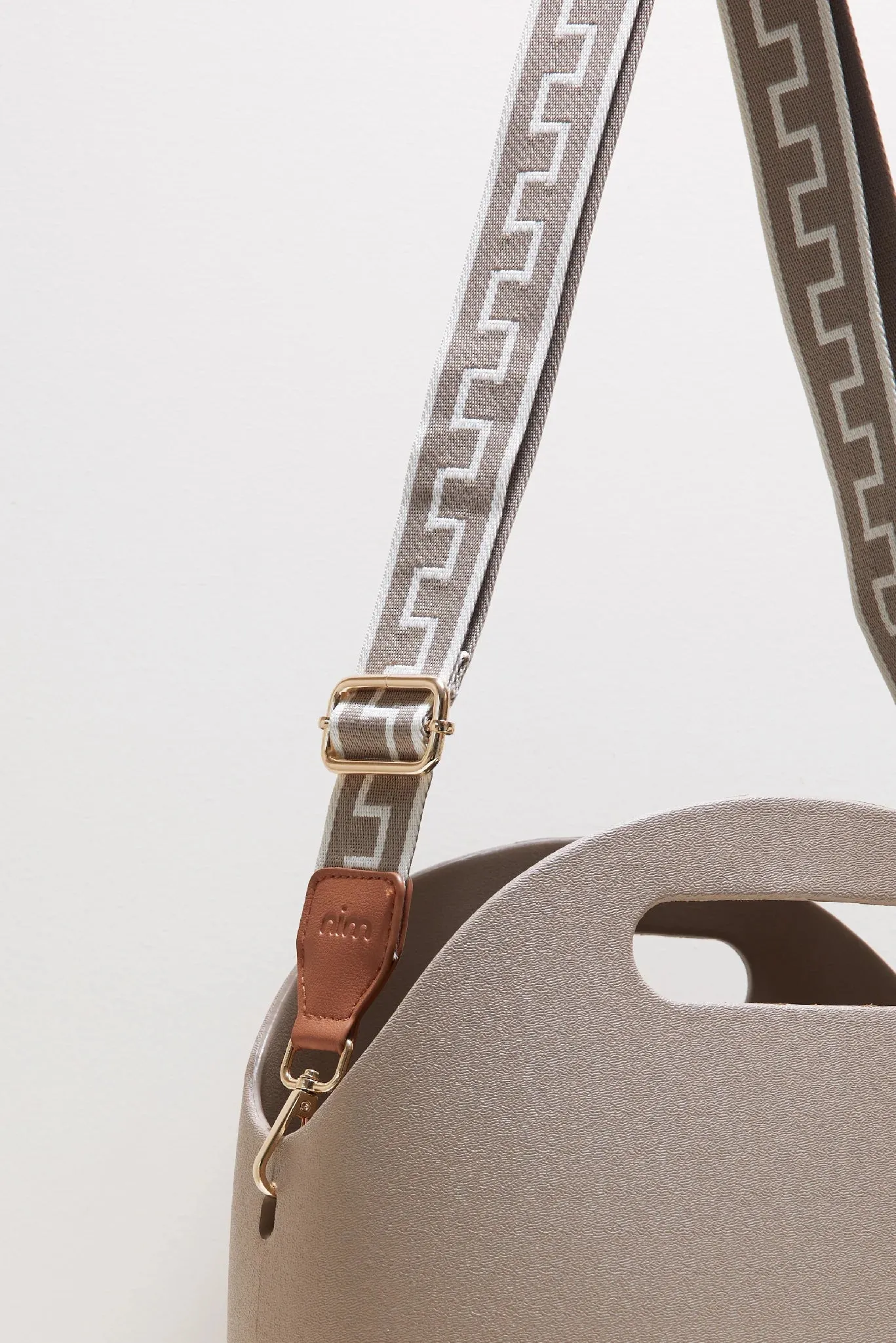 Shoulder Strap Taupe Key