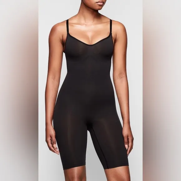 Skims Seamless Sculpt Mid Thigh Bodysuit Size S/M