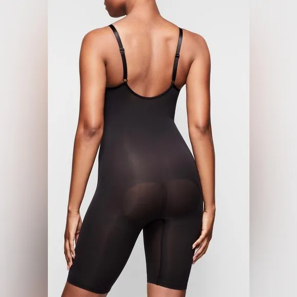 Skims Seamless Sculpt Mid Thigh Bodysuit Size S/M
