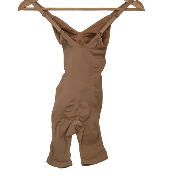 Skims Seamless Sculpt Mid Thigh Bodysuit Size S/M