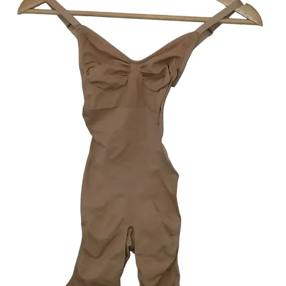 Skims Seamless Sculpt Mid Thigh Bodysuit Size S/M