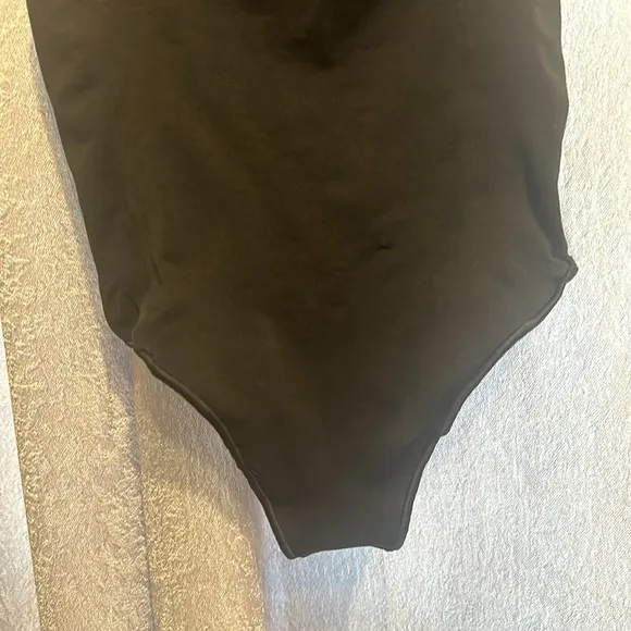 SKIMS seamless sculpt thong bodysuit size XL