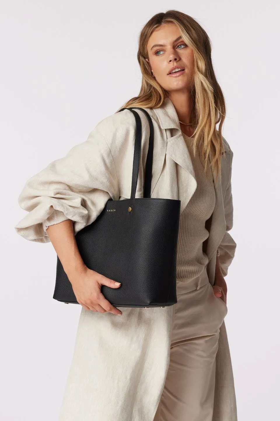Tilbury Leather Shoulder Bag Black   Prussian