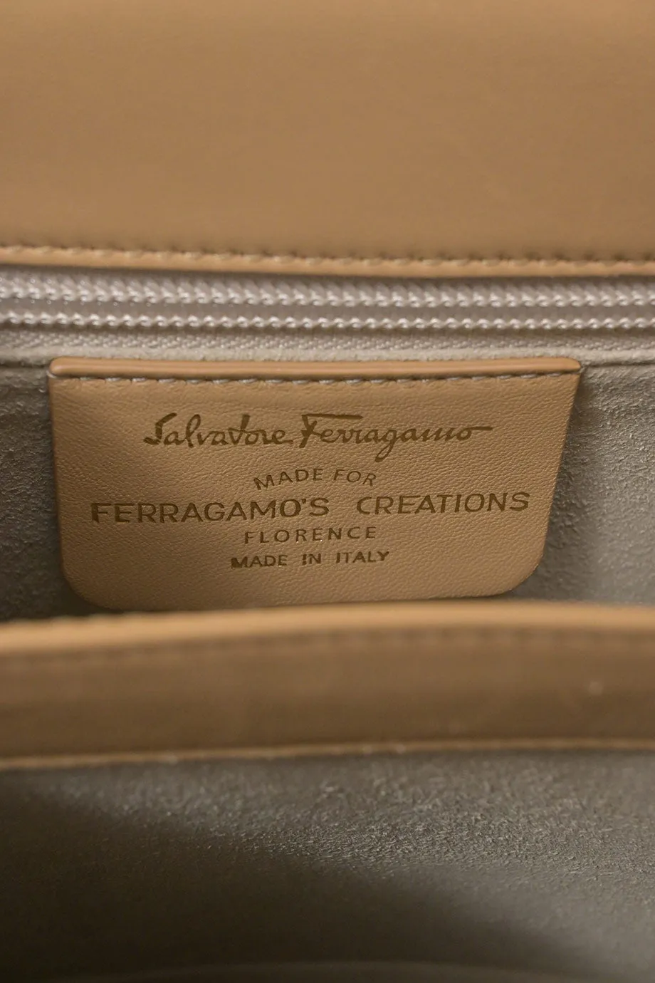 [WB6945] Salvatore Ferragamo | Cross-Body Bag