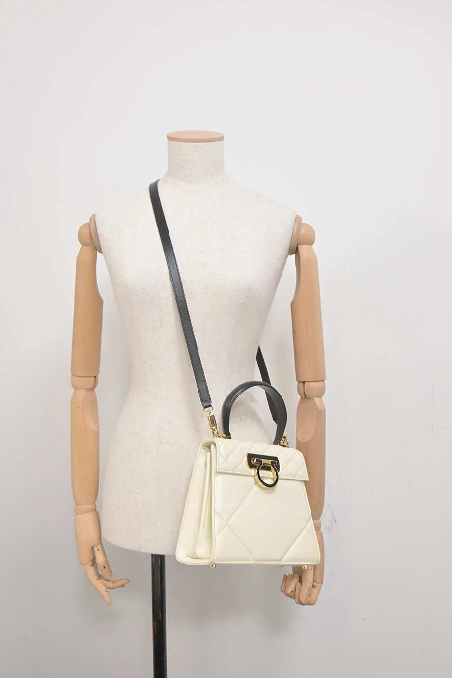 [WB7362] Salvatore Ferragamo | Top Handle Bag